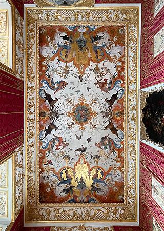 Bild: Decke im Roten Kabinett des Neuen Schlosses